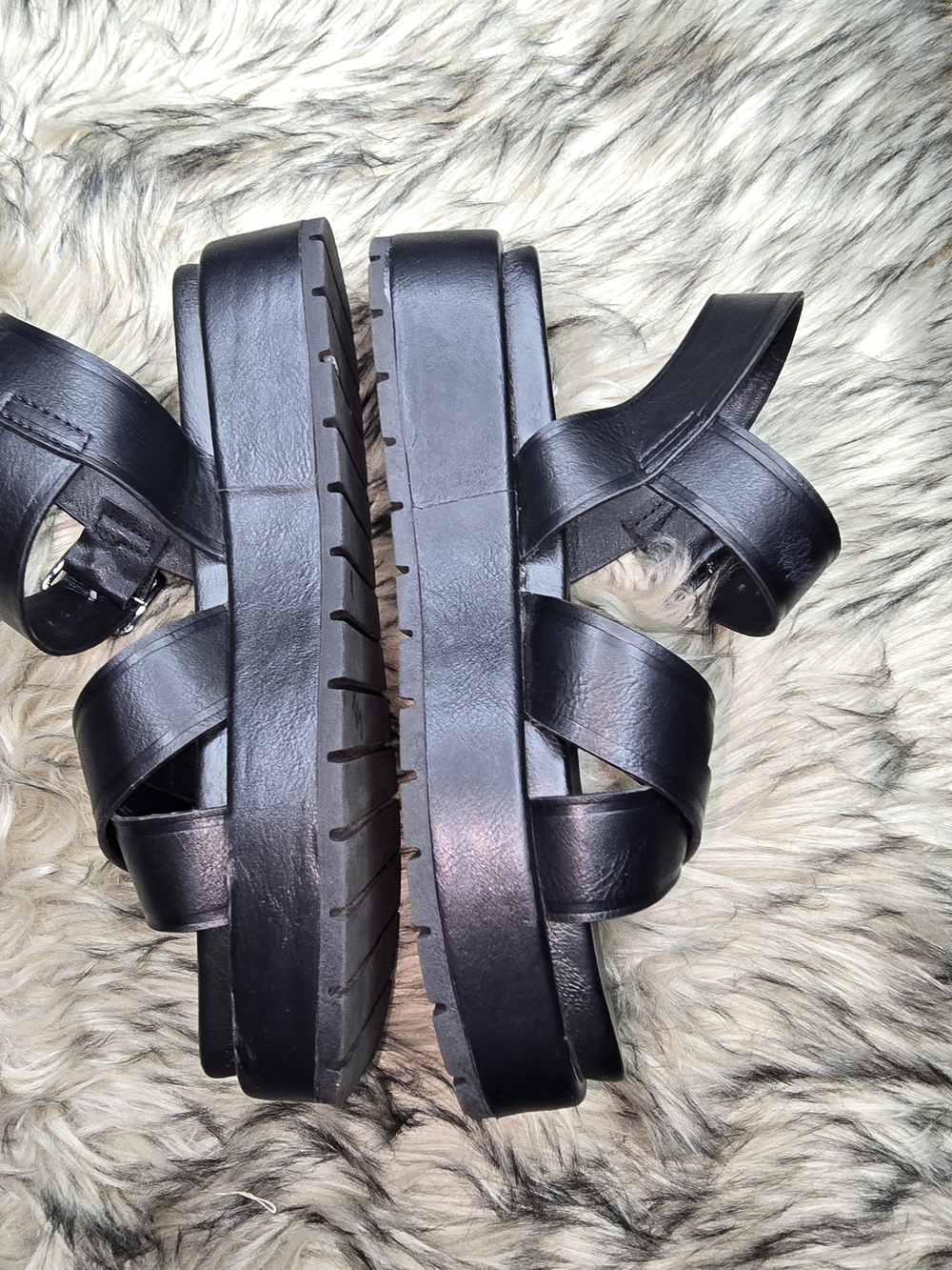 ASOS Black Leather Cross-Strap Buckle Sandals - Picture 4 of 7